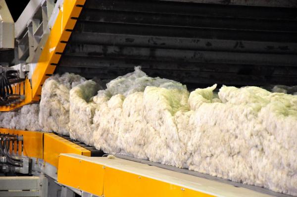 Утепление вентилируемых фасадов минеральной ватой.